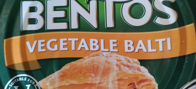 Fray Bento Vegetable Balti Pie in a tin